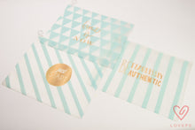 Cargar imagen en el visor de la galería, Sobre A4 celeste
